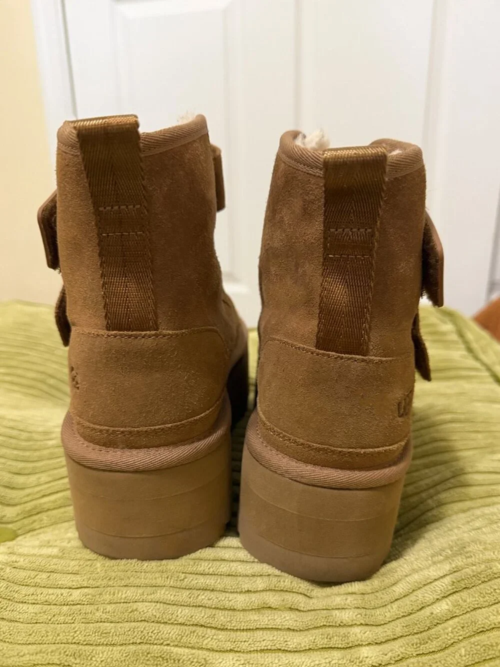UGG Neumel Suede Platform Ankle Boots Size 6